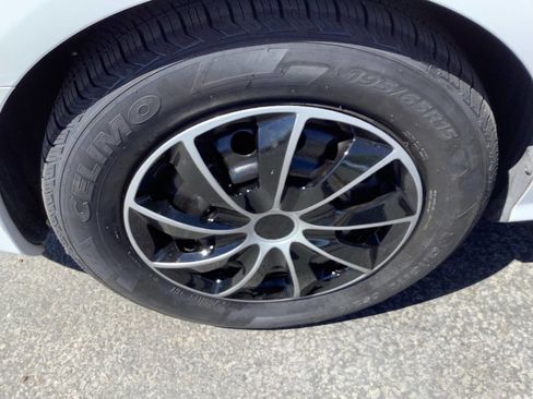 Used 2008 Hyundai Elantra SE FWD image 19