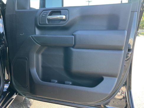 Used 2023 Chevrolet Silverado 2500 Custom w/ Custom Value Package image 16