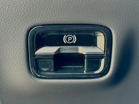 Used 2026 Mercedes-Benz E 350 Sedan image 31