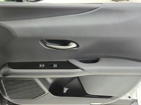 Used 2024 Lexus UX 250h FWD image 23