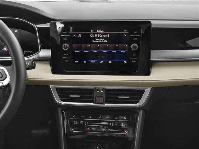New 2027 Volkswagen Taos SE FWD image 7