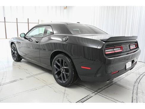 Used 2019 Dodge Challenger SXT w/ Blacktop Package image 5