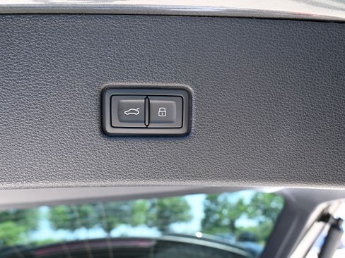 Used 2024 Audi RS Q8 AWD/4WD image 45