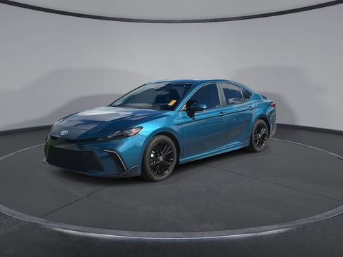 Certified 2025 Toyota Camry SE w/ Convenience Package FWD image 4