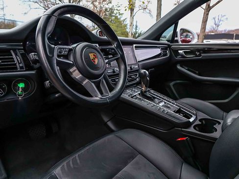 Used 2021 Porsche Macan image 7