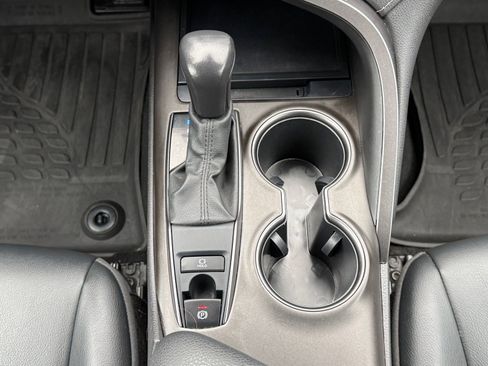 Used 2021 Toyota Camry SE image 19