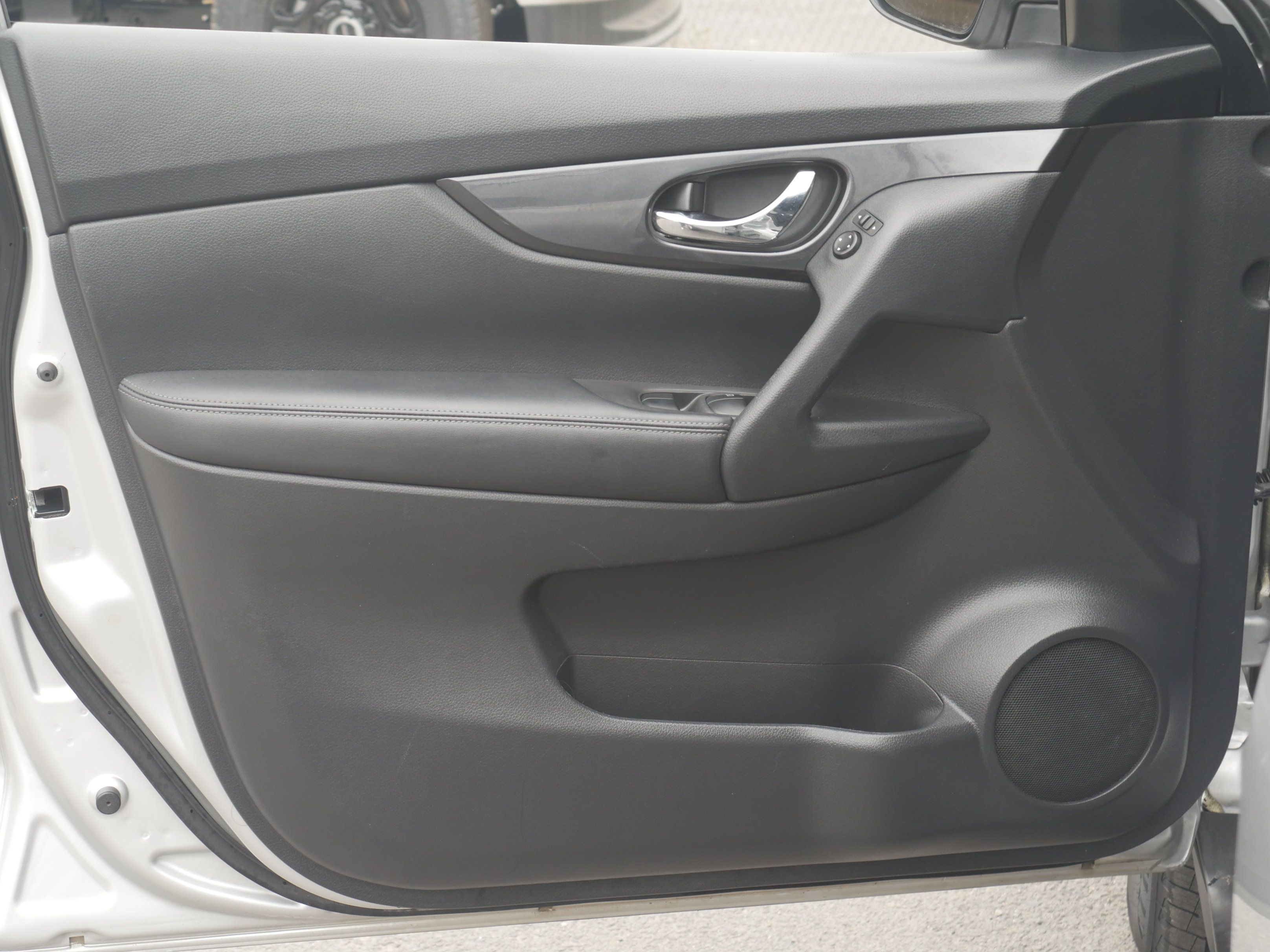 Used 2020 Nissan Rogue SV AWD/4WD image 27