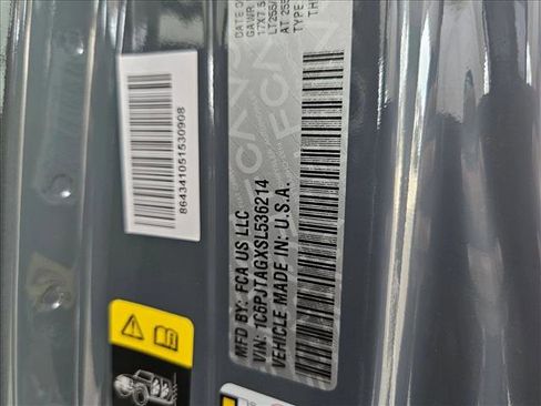 New 2025 Jeep Gladiator Willys image 16