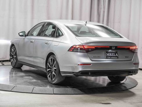 Used 2024 Honda Accord Touring image 2