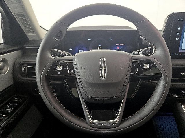 Used 2026 Lincoln Aviator Reserve AWD/4WD image 18