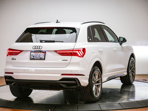 Certified 2025 Audi Q3 2.0T Premium w/ Convenience Package AWD/4WD image 5
