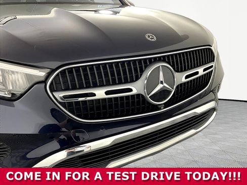 Used 2024 Mercedes-Benz GLC 300 4MATIC image 32