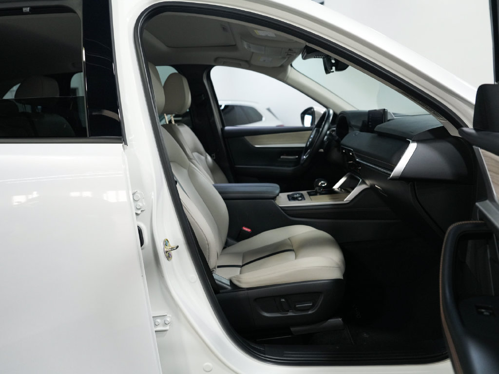 Used 2025 MAZDA CX-90 Plug-In Hybrid w/ Preferred AWD/4WD image 41