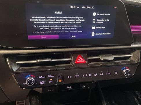 Used 2023 Kia Niro EX Touring image 45