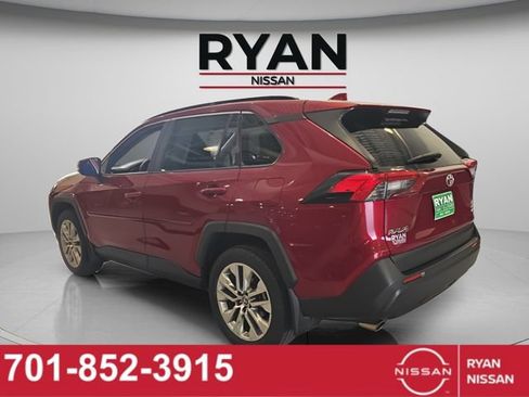 Used 2021 Toyota RAV4 XLE Premium AWD/4WD image 15