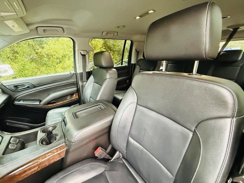 Used 2018 Chevrolet Suburban LT image 54