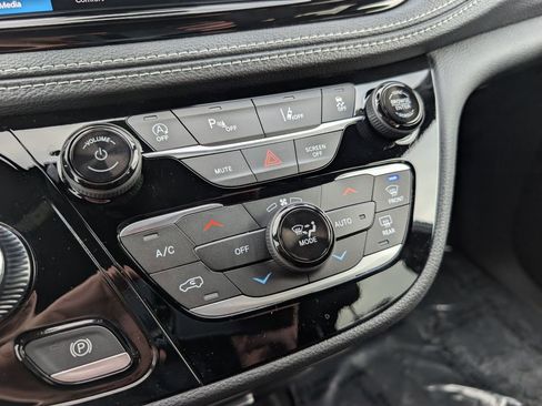 New 2026 Chrysler Pacifica Select w/ S Appearance Package image 28