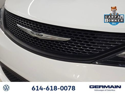 Used 2022 Chrysler Voyager LX image 15