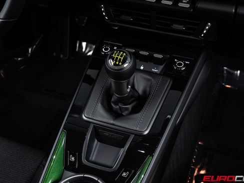 Used 2025 Porsche 911 GT3 RWD image 34