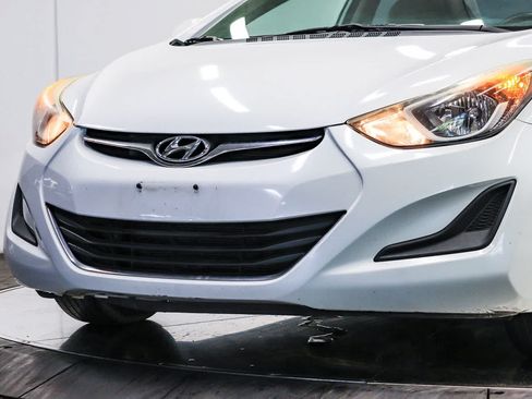 Used 2015 Hyundai Elantra SE FWD image 8