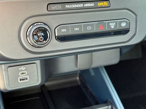 New 2025 Ford Maverick XL image 24