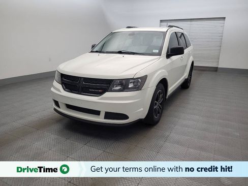 Used 2018 Dodge Journey SE w/ Connectivity Group FWD image 1