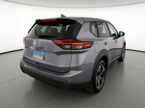 Used 2025 Nissan Rogue SV image 7