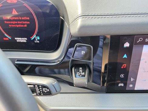 Used 2025 Porsche Cayenne S image 28