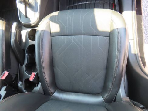 Used 2019 Chevrolet Trax LT w/ LT Convenience Package AWD/4WD image 42