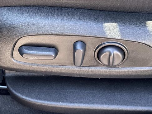 Certified 2023 GMC Acadia SLE w/ Driver Convenience Package image 15