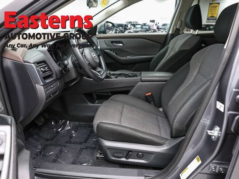 Used 2023 Nissan Rogue SV AWD/4WD image 13