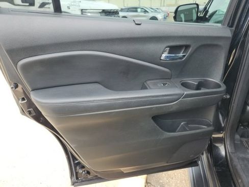 Used 2021 Honda Pilot Touring image 21
