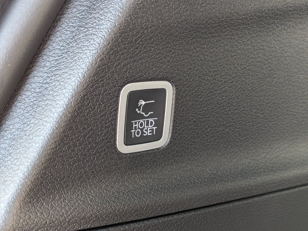New 2027 Chrysler Pacifica Select AWD/4WD image 14