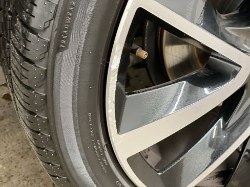 Used 2020 Volvo XC90 T6 Momentum w/ Protection Package image 33