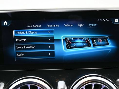 Used 2022 Mercedes-Benz GLB 250 w/ Premium Package Lite image 34