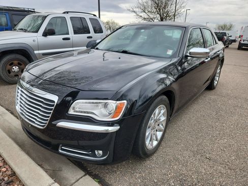 Used 2013 Chrysler 300 C image 3