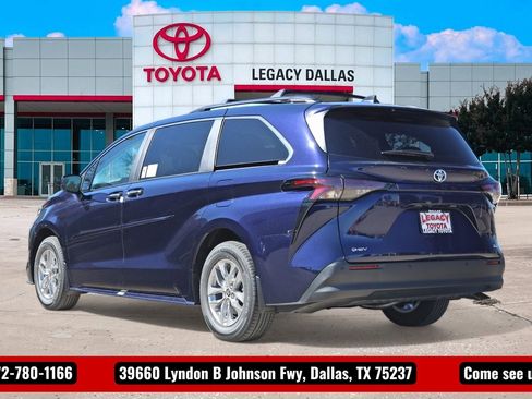 New 2026 Toyota Sienna XLE FWD image 8