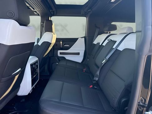 Used 2025 GMC Hummer EV 3X AWD/4WD image 9