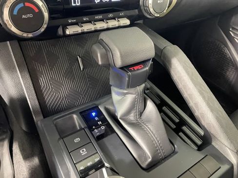Used 2025 Toyota Tacoma TRD Sport AWD/4WD image 10
