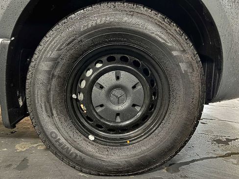 Used 2024 Mercedes-Benz Sprinter 2500 image 9