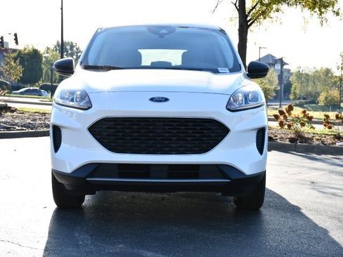 Used 2022 Ford Escape SE w/ Cold Weather Package image 2