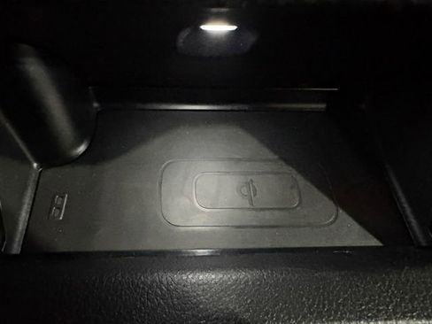 Used 2022 Toyota Tacoma TRD Off-Road w/ Technology Package image 17