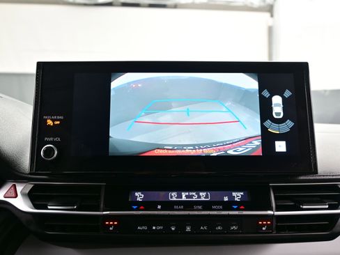 Used 2025 Toyota Sienna XLE FWD image 20