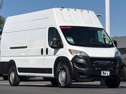Used 2025 RAM ProMaster 3500 FWD image 2