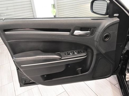 Used 2019 Chrysler 300 S w/ S Model Appearance Package RWD image 14