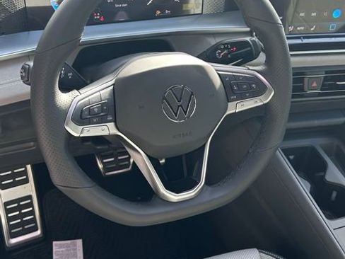 New 2026 Volkswagen Tiguan SE R-Line FWD image 8