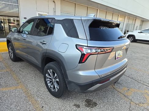 Used 2026 Chevrolet Equinox LT FWD image 4