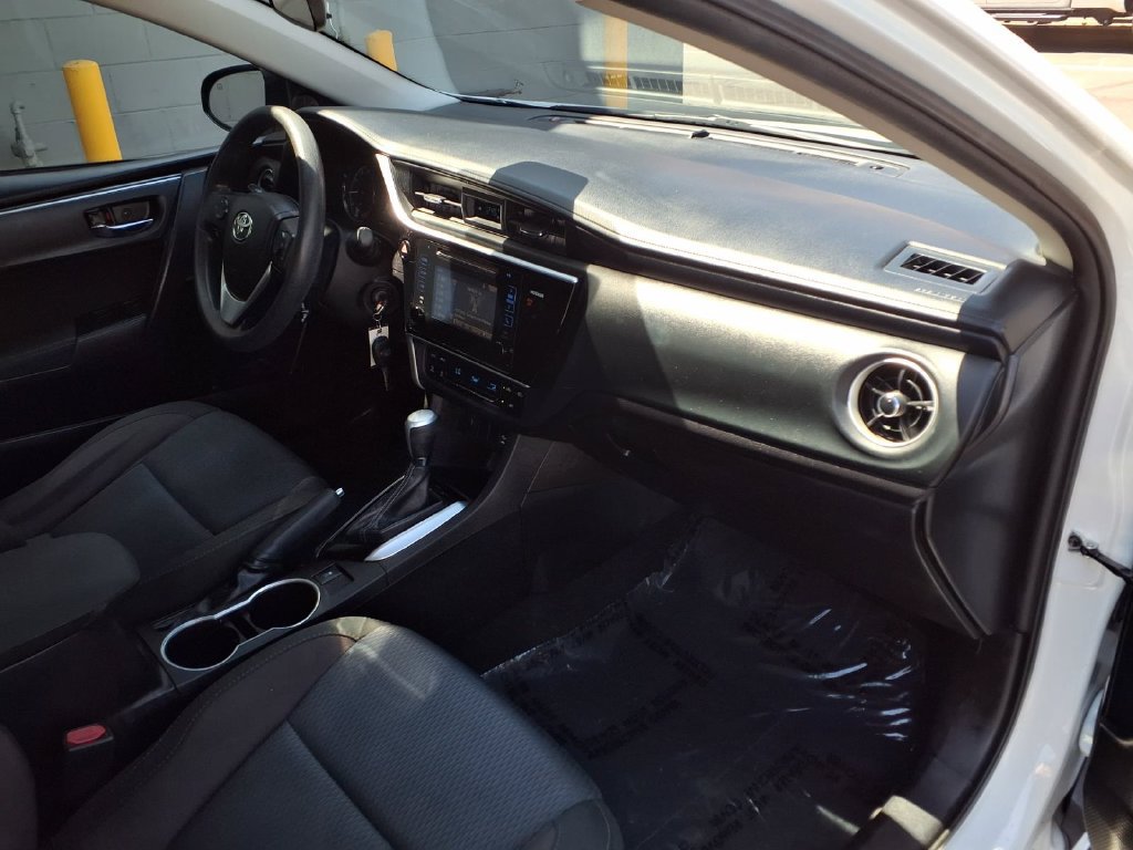 Used 2017 Toyota Corolla LE w/ Carpet Mat Package (TMS) FWD image 35