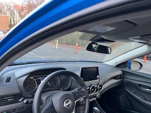 Used 2025 Nissan Sentra SV image 31