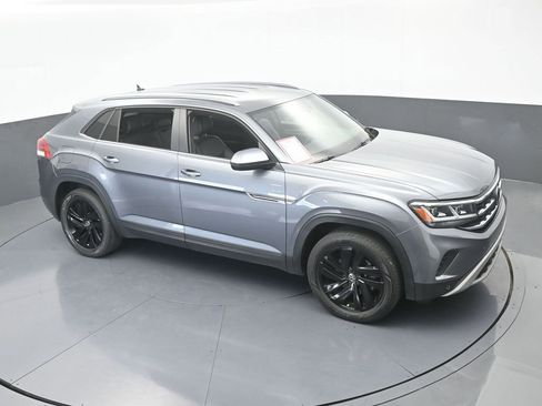 Used 2022 Volkswagen Atlas Cross Sport SE w/ Black Wheel Package image 56